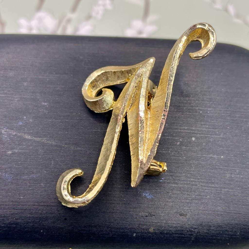 Vintage Signed Mamselle Gold Tone Brooch Pin With Initial N 20$
